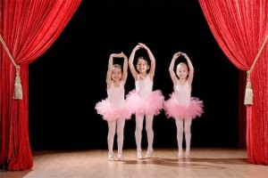 Nhiều chương trình nghệ thuật phục vụ thiếu nhi nhân ngày 1 6